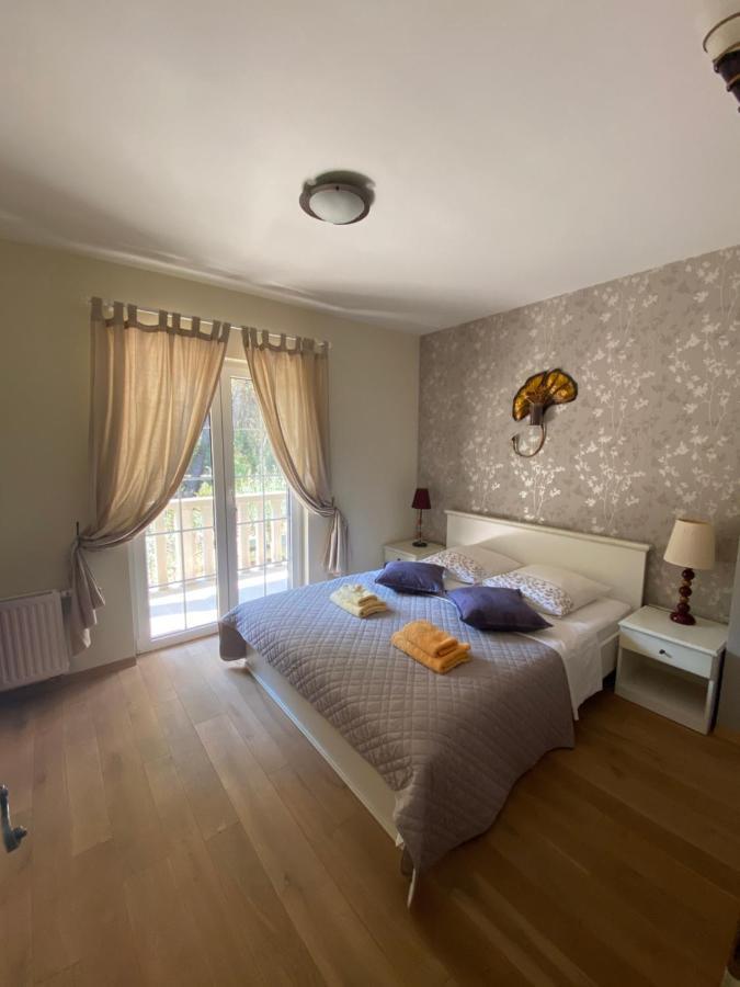 Apartments Serenity Supetar Bagian luar foto