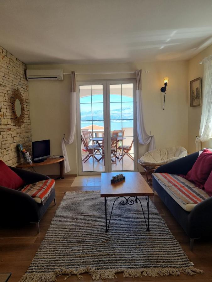 Apartments Serenity Supetar Bagian luar foto