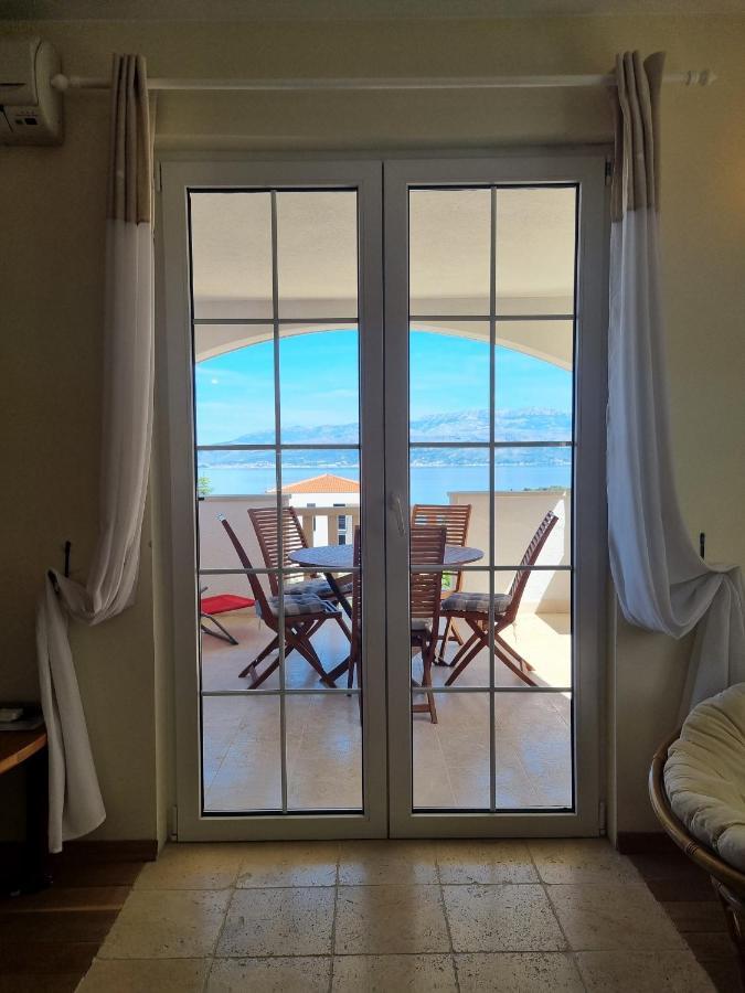 Apartments Serenity Supetar Bagian luar foto